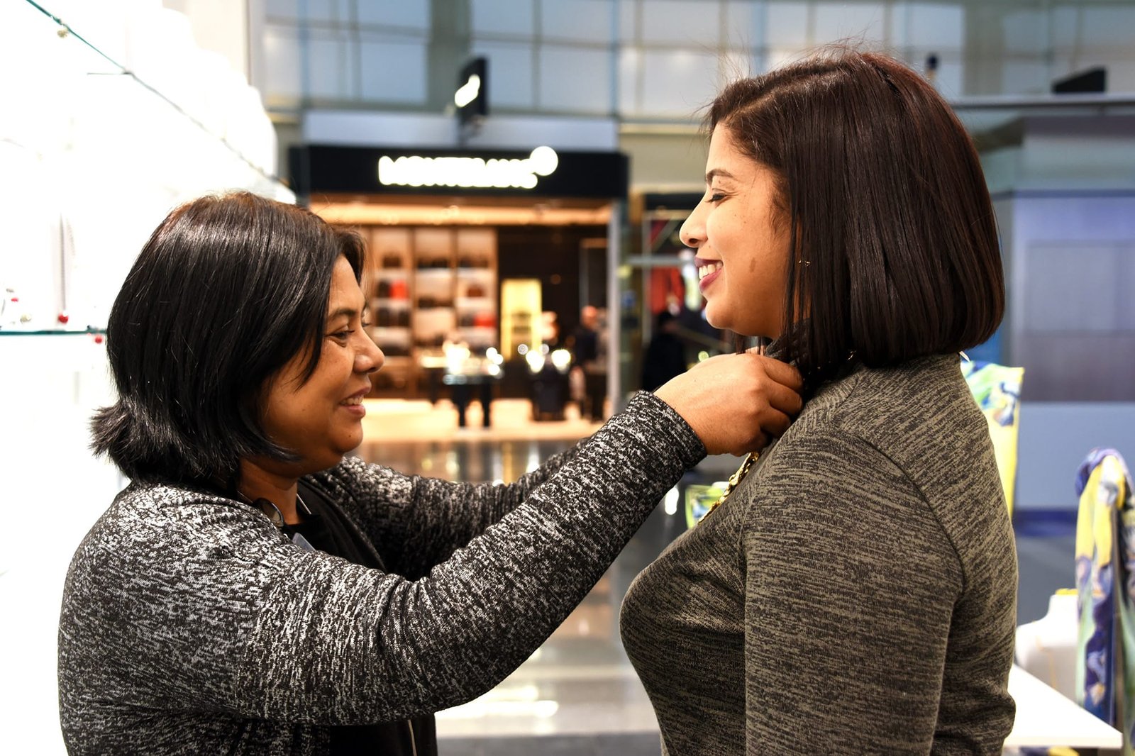 Where to Shop at Dulles International Airport Erwin Pearl